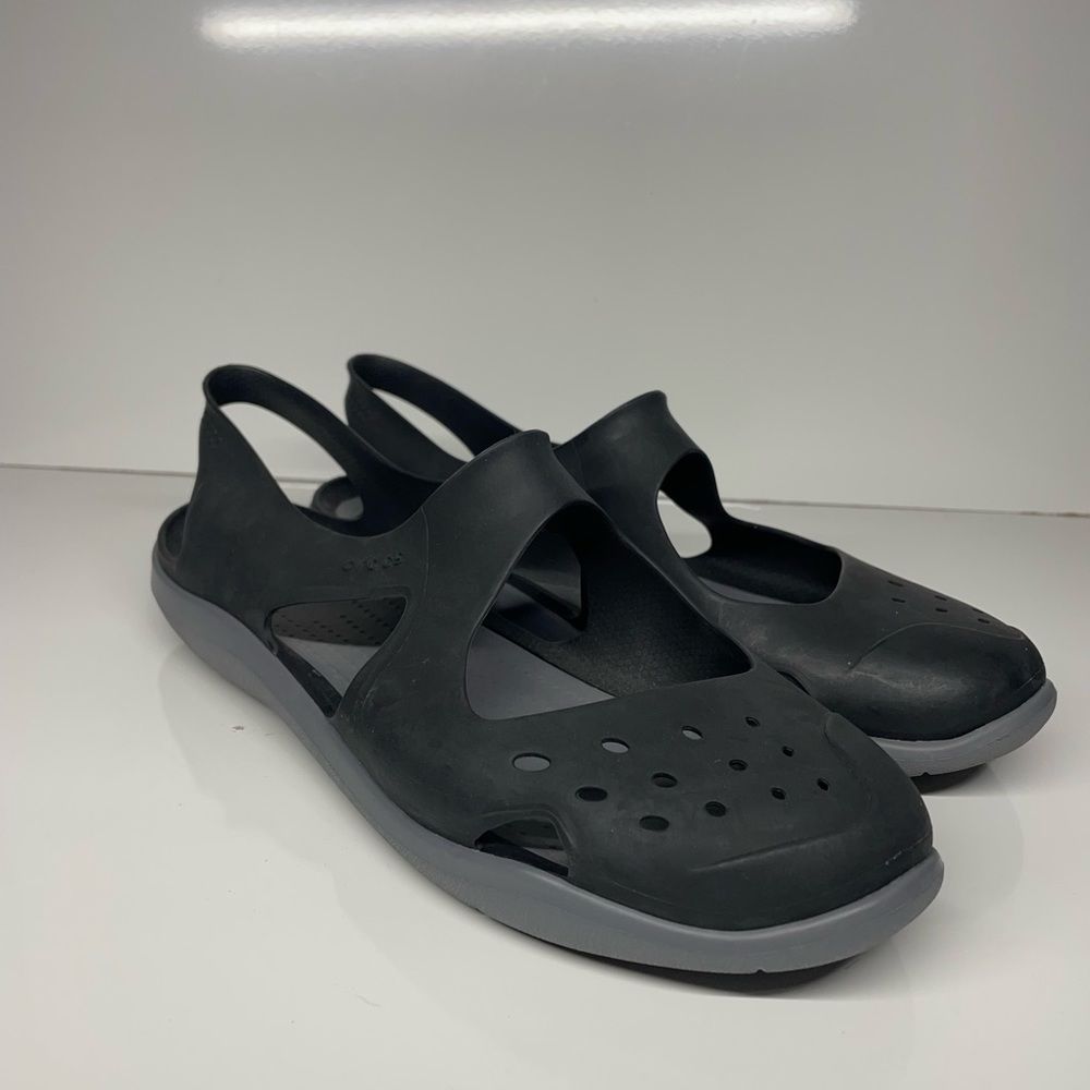 Women's Crocs Swiftwater Wave Size 11 Black Gray Comfort Sandal Mary Jane 117